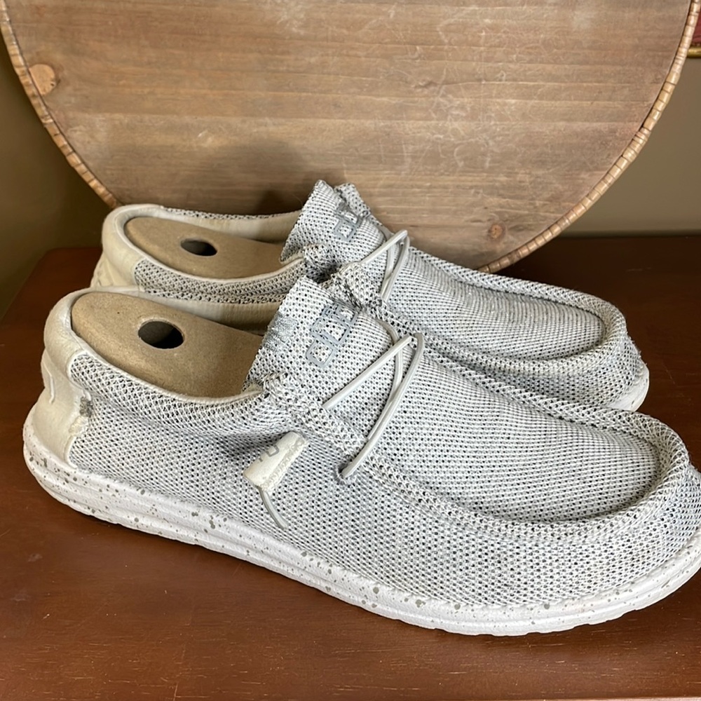 Hey Dude wally Sox stone white 10